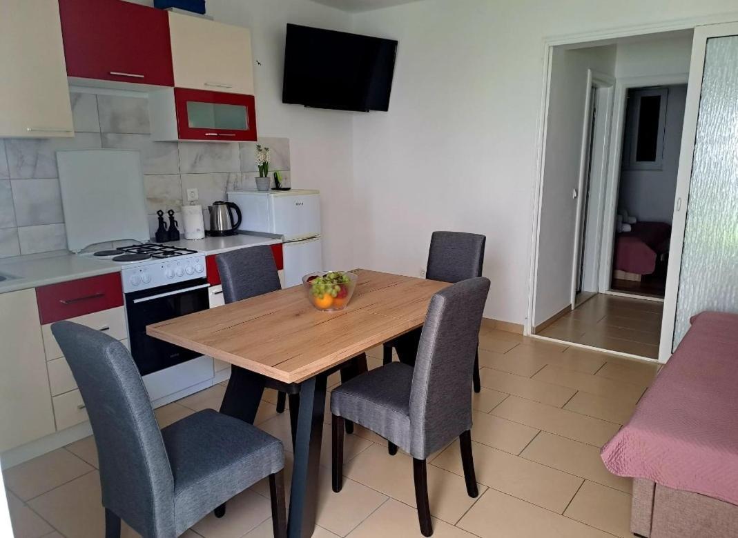 Apartmani Ivica Martic Duće Dış mekan fotoğraf