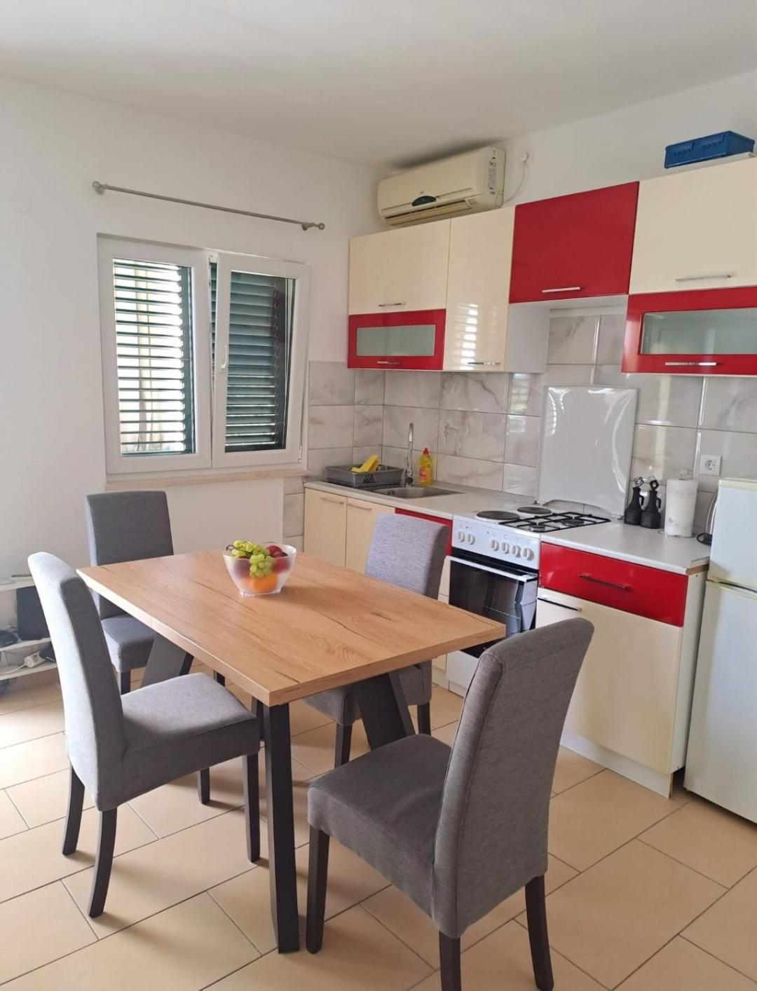 Apartmani Ivica Martic Duće Dış mekan fotoğraf